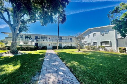 Copropriété à vendre à Deerfield Beach, Floride: 1 chambre, 65.31 m2 № 1942141 - photo 1