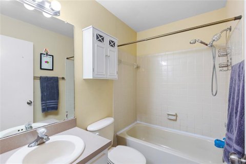 Villa ou maison à vendre à Oldsmar, Floride: 2 chambres, 106.19 m2 № 1903530 - photo 25