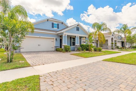 House in New Smyrna Beach, Florida 4 bedrooms, 204.01 sq.m. № 1686522 - photo 1