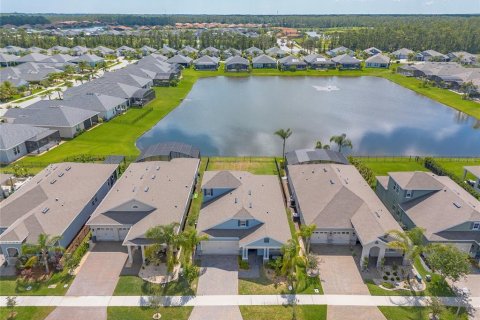 House in New Smyrna Beach, Florida 4 bedrooms, 204.01 sq.m. № 1686522 - photo 13