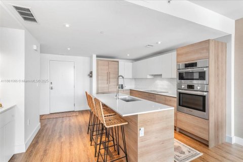 Copropriété à vendre à Bay Harbor Islands, Floride: 3 chambres, 139.45 m2 № 2041155 - photo 8