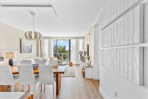 Copropriété à vendre à Bay Harbor Islands, Floride: 3 chambres, 139.45 m2 № 2041155 - photo 14