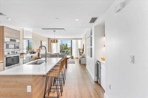 Copropriété à vendre à Bay Harbor Islands, Floride: 3 chambres, 139.45 m2 № 2041155 - photo 13