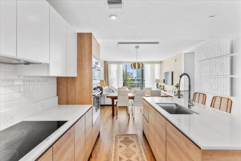 Copropriété à vendre à Bay Harbor Islands, Floride: 3 chambres, 139.45 m2 № 2041155 - photo 11