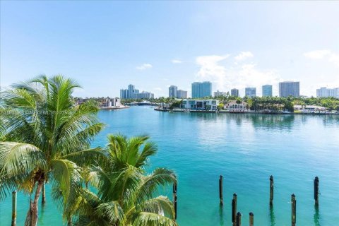 Copropriété à vendre à Bay Harbor Islands, Floride: 3 chambres, 139.45 m2 № 2041155 - photo 5