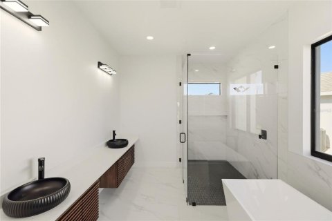 House in Rotonda, Florida 4 bedrooms, 248.05 sq.m. № 2142258 - photo 23