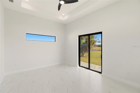 House in Rotonda, Florida 4 bedrooms, 248.05 sq.m. № 2142258 - photo 21