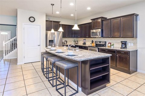 Casa en alquiler en Kissimmee, Florida, 8 dormitorios, 375.42 m2 № 2280623 - foto 16
