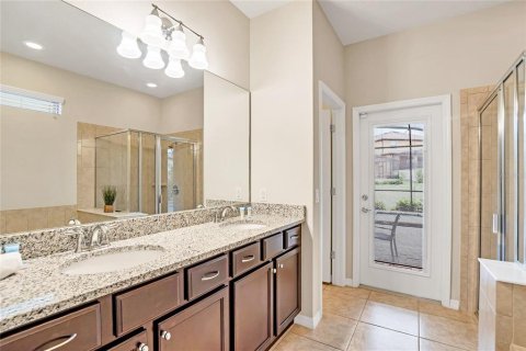 Casa en alquiler en Kissimmee, Florida, 8 dormitorios, 375.42 m2 № 2280623 - foto 23