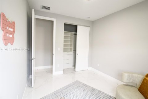 Villa ou maison à vendre à Doral, Floride: 4 chambres, 265.98 m2 № 2002560 - photo 25