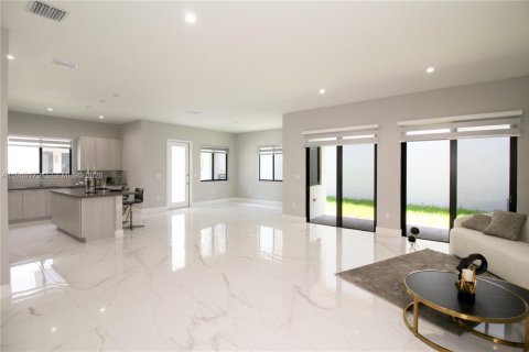 Villa ou maison à vendre à Doral, Floride: 4 chambres, 265.98 m2 № 2002560 - photo 8