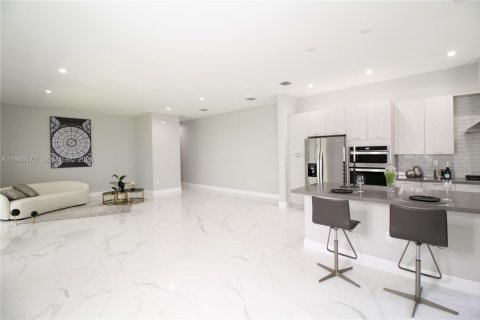 Villa ou maison à vendre à Doral, Floride: 4 chambres, 265.98 m2 № 2002560 - photo 3