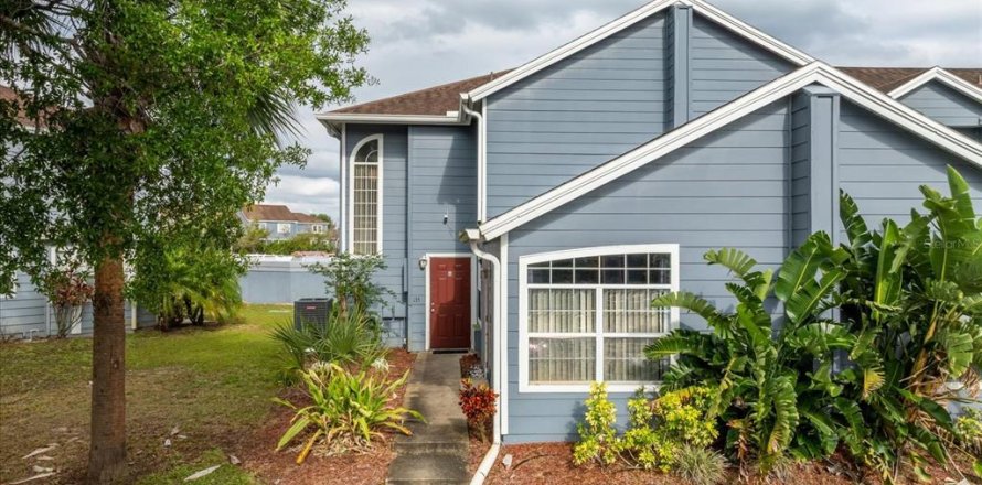 Townhouse in Davenport, Florida 4 bedrooms, 162.39 sq.m. № 1659555