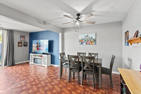 Townhouse in Davenport, Florida 4 bedrooms, 162.39 sq.m. № 1659555 - photo 5