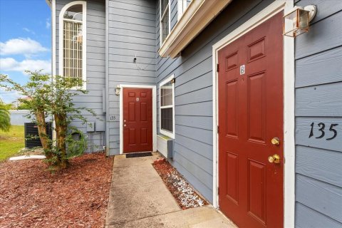 Townhouse in Davenport, Florida 4 bedrooms, 162.39 sq.m. № 1659555 - photo 3