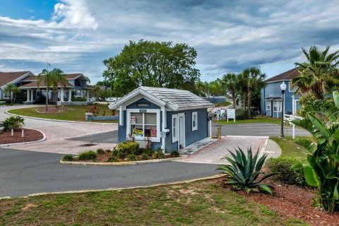 Townhouse in Davenport, Florida 4 bedrooms, 162.39 sq.m. № 1659555 - photo 25