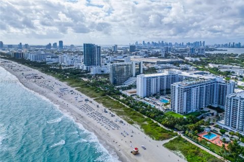 Condo in Miami Beach, Florida, 1 bedroom  № 1996009 - photo 4