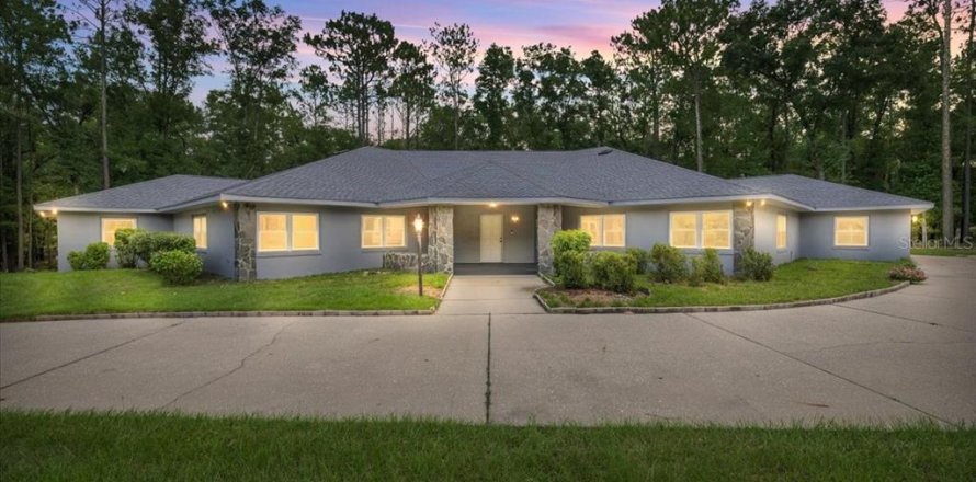 Casa en Dunnellon, Florida 3 dormitorios, 528.89 m2 № 1852564