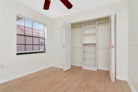 Condo in Tampa, Florida, 3 bedrooms  № 2099524 - photo 10
