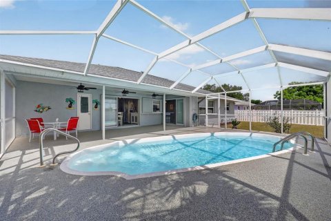 Villa ou maison à vendre à Port Charlotte, Floride: 3 chambres, 162.67 m2 № 2211662 - photo 3