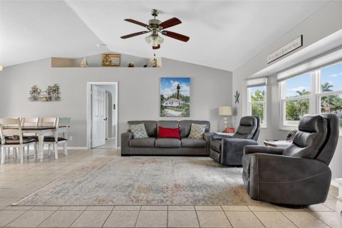 Villa ou maison à vendre à Port Charlotte, Floride: 3 chambres, 162.67 m2 № 2211662 - photo 6