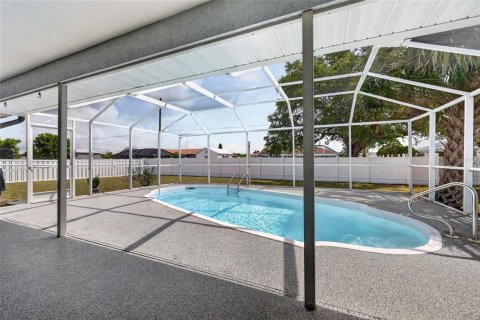 Villa ou maison à vendre à Port Charlotte, Floride: 3 chambres, 162.67 m2 № 2211662 - photo 30