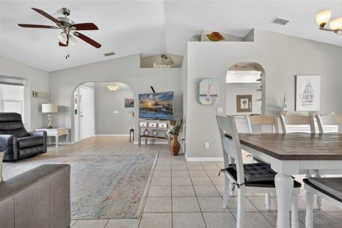 Villa ou maison à vendre à Port Charlotte, Floride: 3 chambres, 162.67 m2 № 2211662 - photo 8