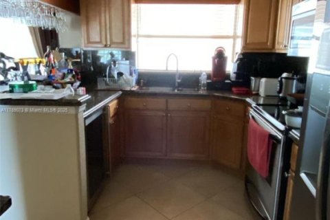 Casa en venta en Lehigh Acres, Florida, 3 dormitorios, 243.78 m2 № 1863222 - foto 13