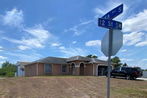 Casa en venta en Lehigh Acres, Florida, 3 dormitorios, 243.78 m2 № 1863222 - foto 1