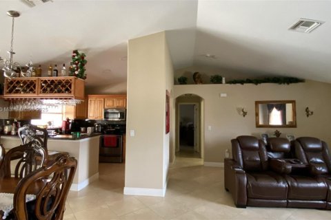 Casa en venta en Lehigh Acres, Florida, 3 dormitorios, 243.78 m2 № 1863222 - foto 16