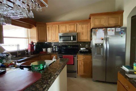 Casa en venta en Lehigh Acres, Florida, 3 dormitorios, 243.78 m2 № 1863222 - foto 14