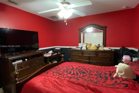 Casa en venta en Lehigh Acres, Florida, 3 dormitorios, 243.78 m2 № 1863222 - foto 29