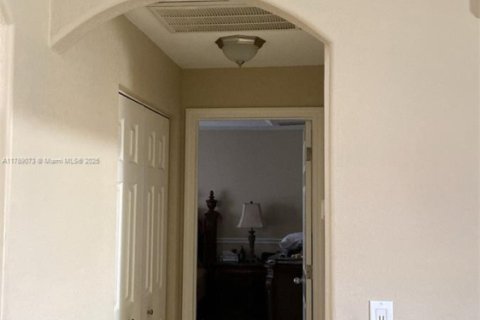 Casa en venta en Lehigh Acres, Florida, 3 dormitorios, 243.78 m2 № 1863222 - foto 17