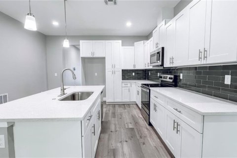 Casa en venta en Apopka, Florida, 4 dormitorios, 180.04 m2 № 1898562 - foto 4