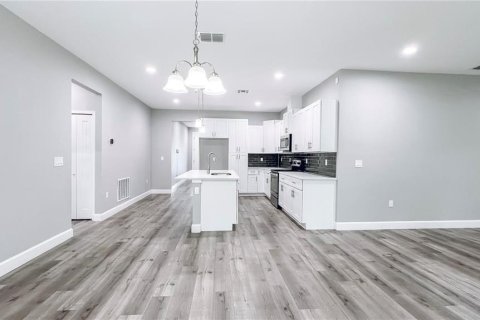 Casa en venta en Apopka, Florida, 4 dormitorios, 180.04 m2 № 1898562 - foto 5