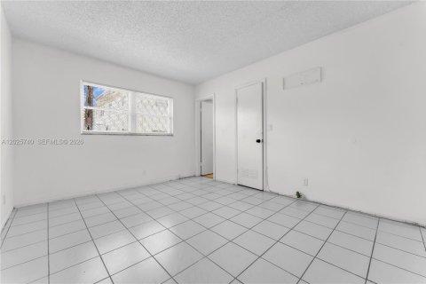 Condo in Pompano Beach, Florida, 2 bedrooms  № 2086335 - photo 25