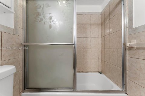 Condo in Pompano Beach, Florida, 2 bedrooms  № 2086335 - photo 28