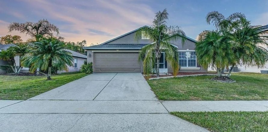 Villa ou maison à Sanford, Floride 4 chambres, 179.67 m2 № 1893639