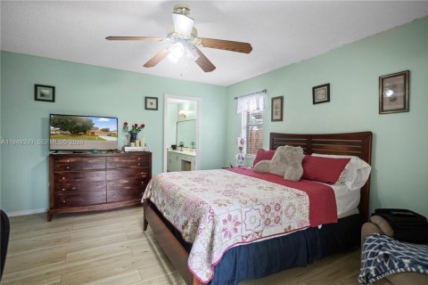 Casa en venta en Davie, Florida, 4 dormitorios, 197.32 m2 № 2153026 - foto 11