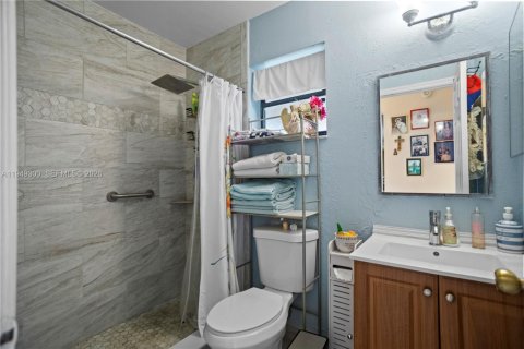 House in Davie, Florida 4 bedrooms, 197.32 sq.m. № 2153026 - photo 30
