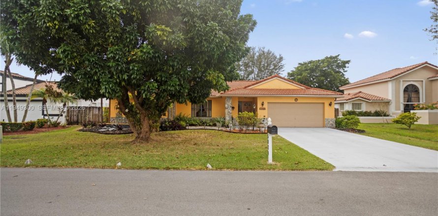 Casa en Davie, Florida 4 dormitorios, 197.32 m2 № 2153026