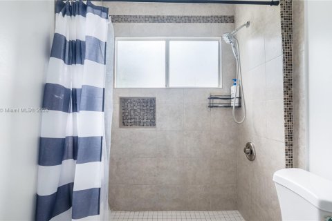 Casa en venta en North Lauderdale, Florida, 3 dormitorios, 136.57 m2 № 1956803 - foto 26