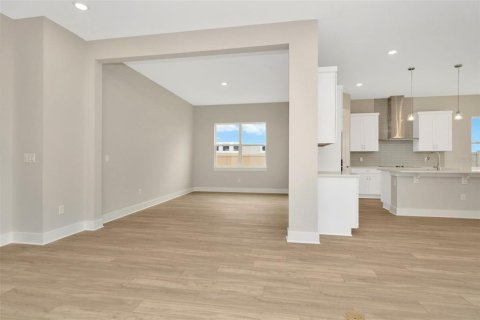 House in San Antonio, Florida 5 bedrooms, 323.02 sq.m. № 1832663 - photo 19