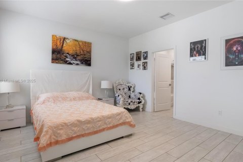 House in Greenacres, Florida 4 bedrooms, 159.14 sq.m. № 1823446 - photo 21