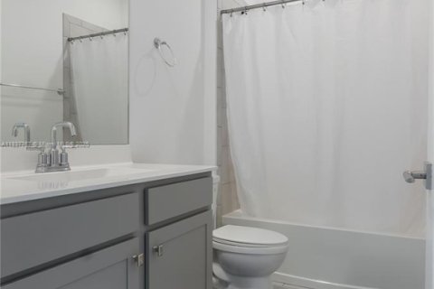 House in Greenacres, Florida 4 bedrooms, 159.14 sq.m. № 1823446 - photo 9
