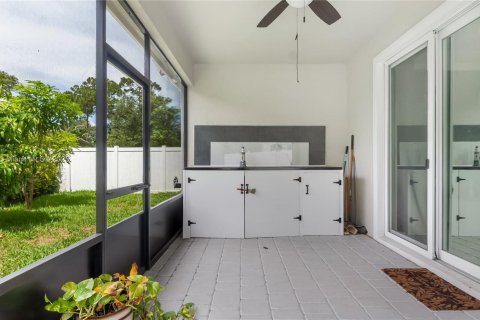 House in Greenacres, Florida 4 bedrooms, 159.14 sq.m. № 1823446 - photo 26