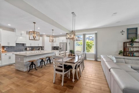 Купить виллу или дом в Ривервью, Флорида 6 комнат, 206.24м2, № 1803789 - фото 9