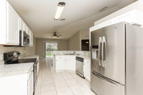 Villa ou maison à louer à Apopka, Floride: 3 chambres, 151.62 m2 № 1885036 - photo 5