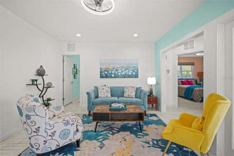 Villa ou maison à vendre à Sarasota, Floride: 2 chambres, 144.18 m2 № 2324610 - photo 13