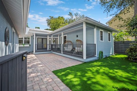 Villa ou maison à vendre à Sarasota, Floride: 2 chambres, 144.18 m2 № 2324610 - photo 5
